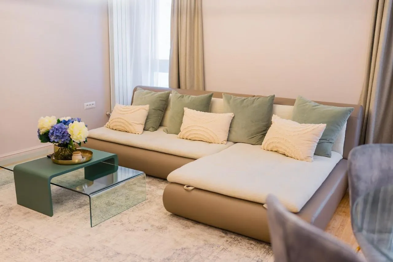 Victoriei Emerald & Pink Gems - Designer Apartments Bucharest