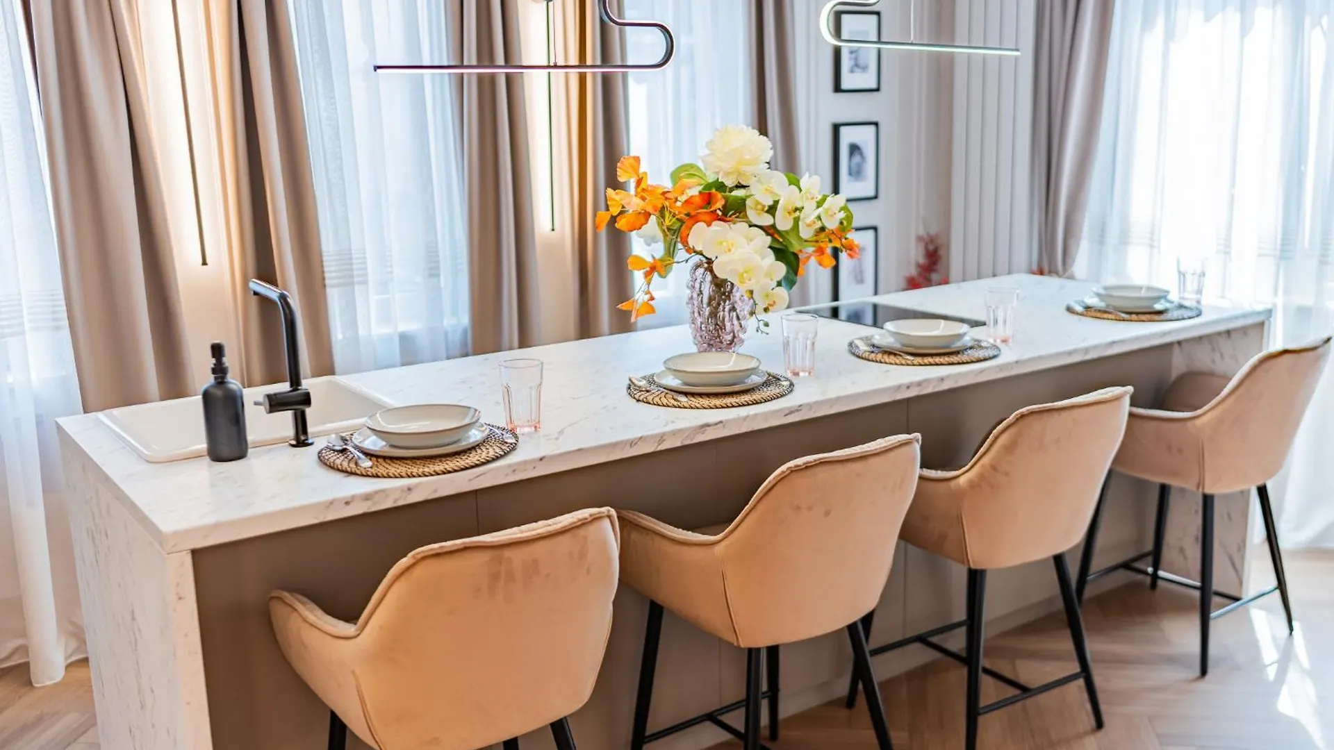 Victoriei Emerald & Pink Gems - Designer Apartments Bukurešť