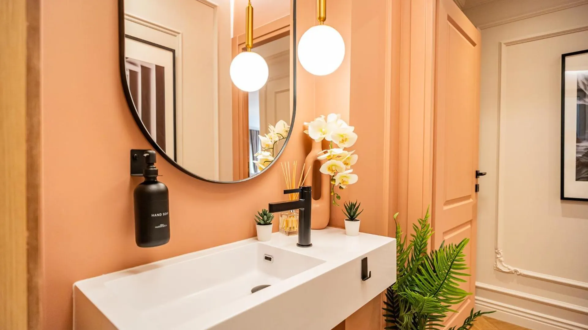 Victoriei Emerald & Pink Gems - Designer Apartments 부쿠레슈티
