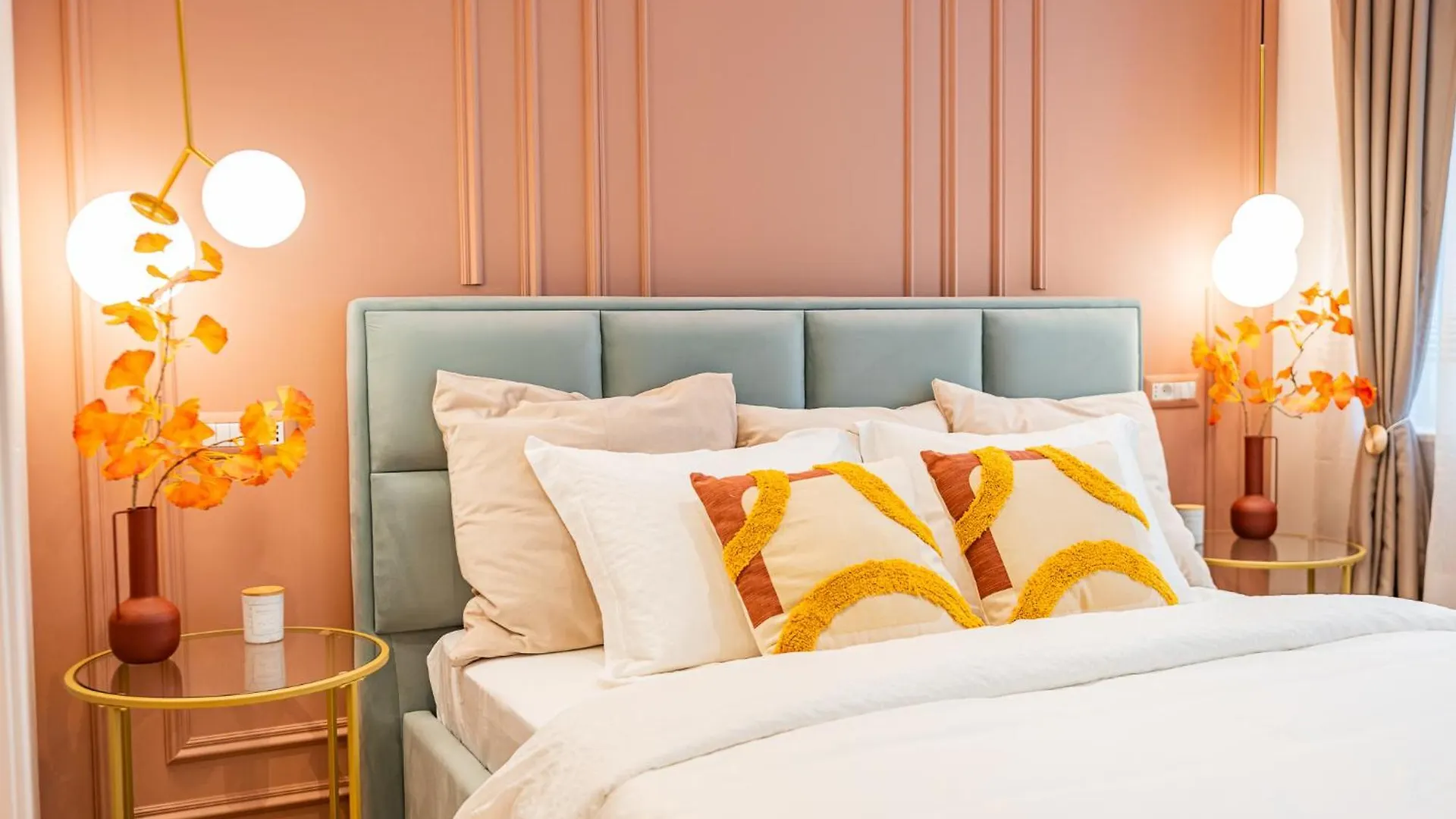 Victoriei Emerald & Pink Gems - Designer Apartments 부쿠레슈티 0*,  루마니아