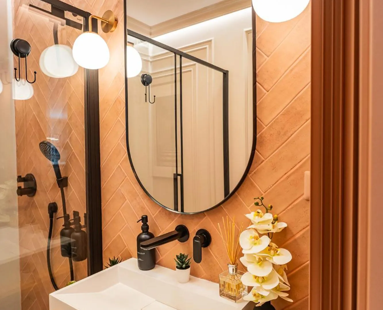 Victoriei Emerald & Pink Gems - Designer Apartments 부쿠레슈티