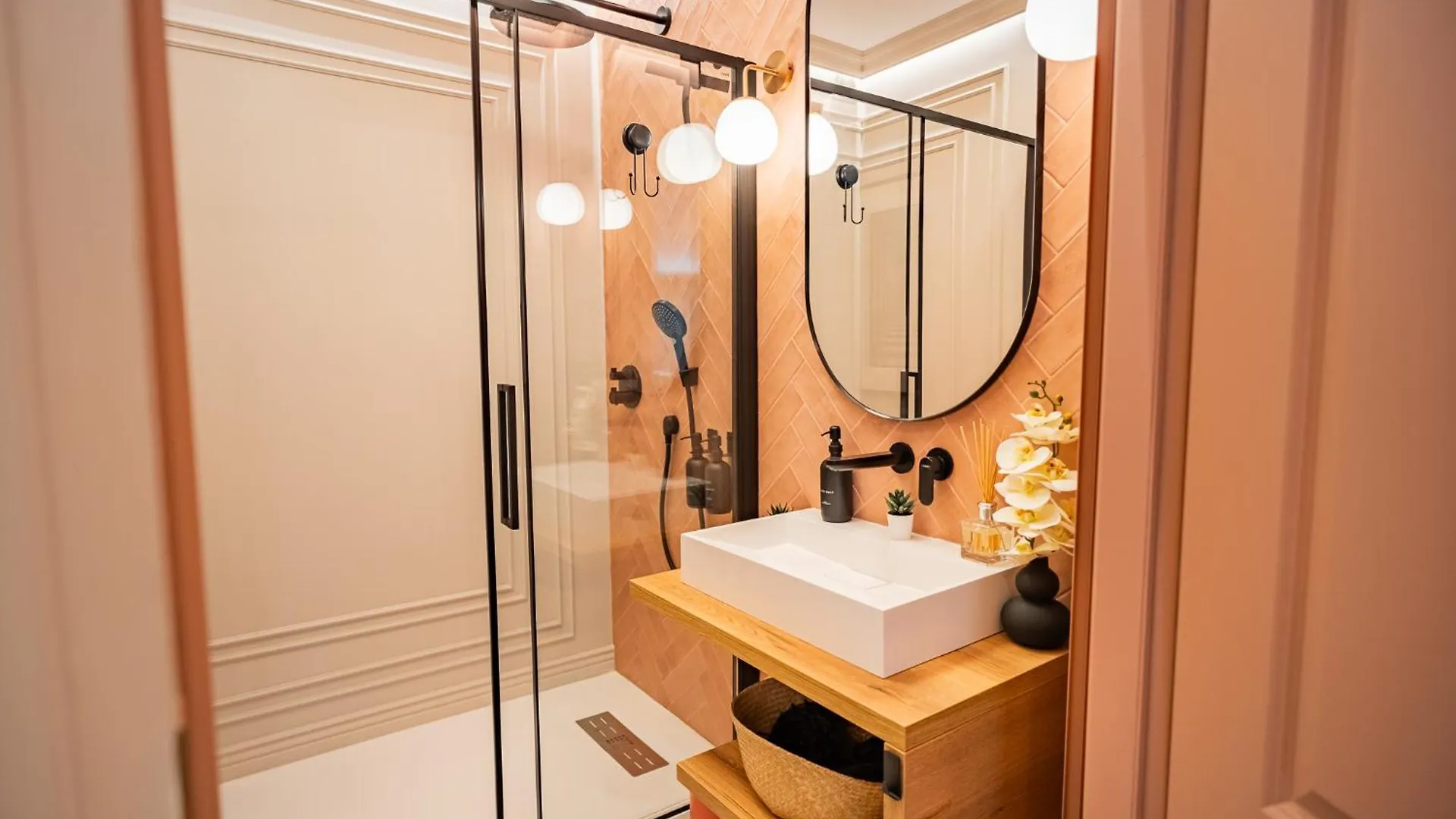 Victoriei Emerald & Pink Gems - Designer Apartments 부쿠레슈티